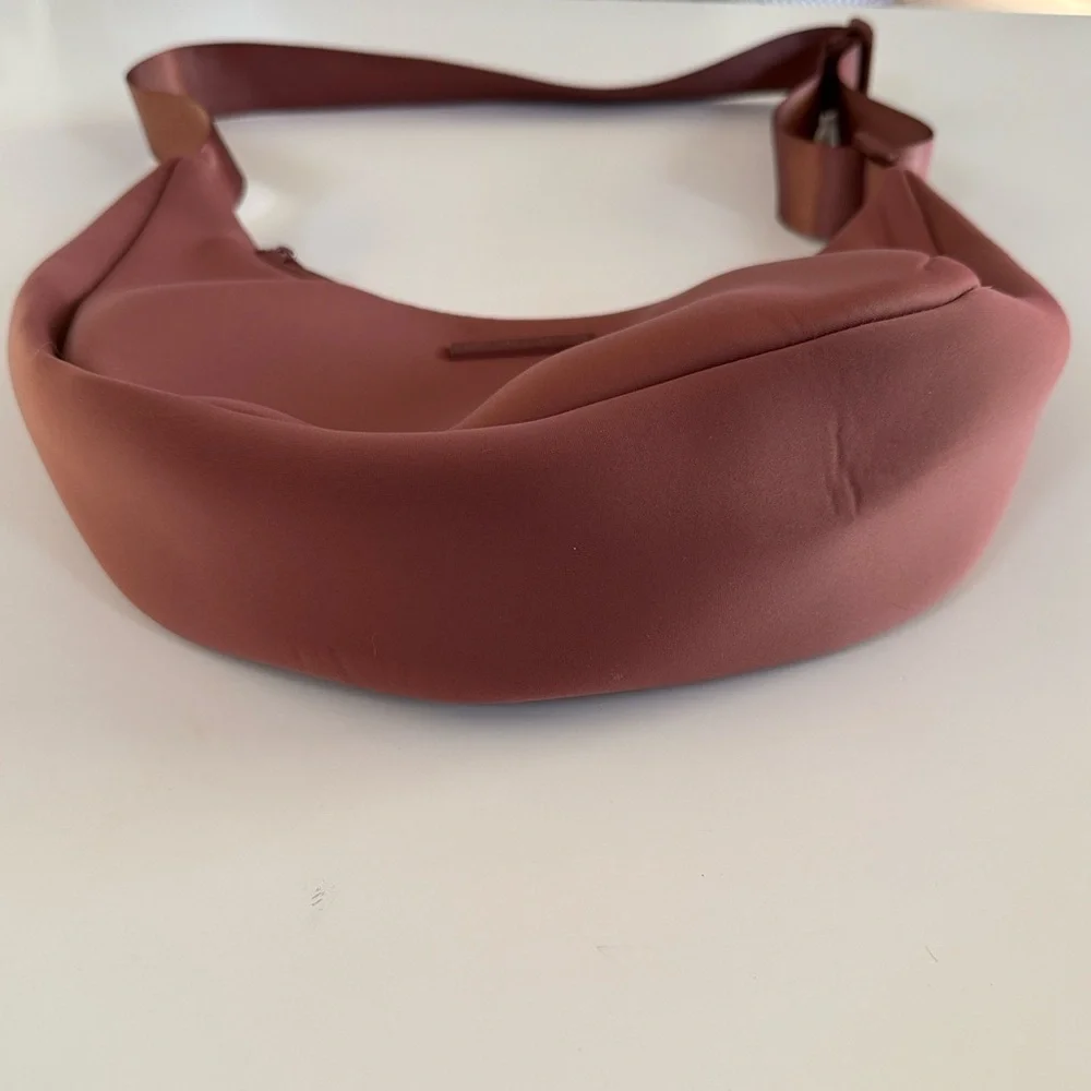 Chic Mauve Women's Hobo Bag